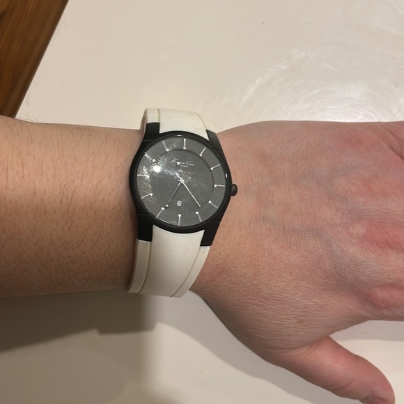 Kenneth Cole Watch - Picture 6 of 7